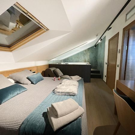 Hostal Restaurante Ibaisek Zudaire 외부 사진